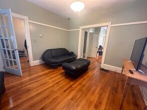 374 Highland Ave in Somerville, MA - Building Photo - Building Photo