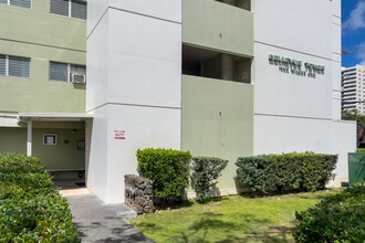 Bellevue Towers in Honolulu, HI - Building Photo - Building Photo