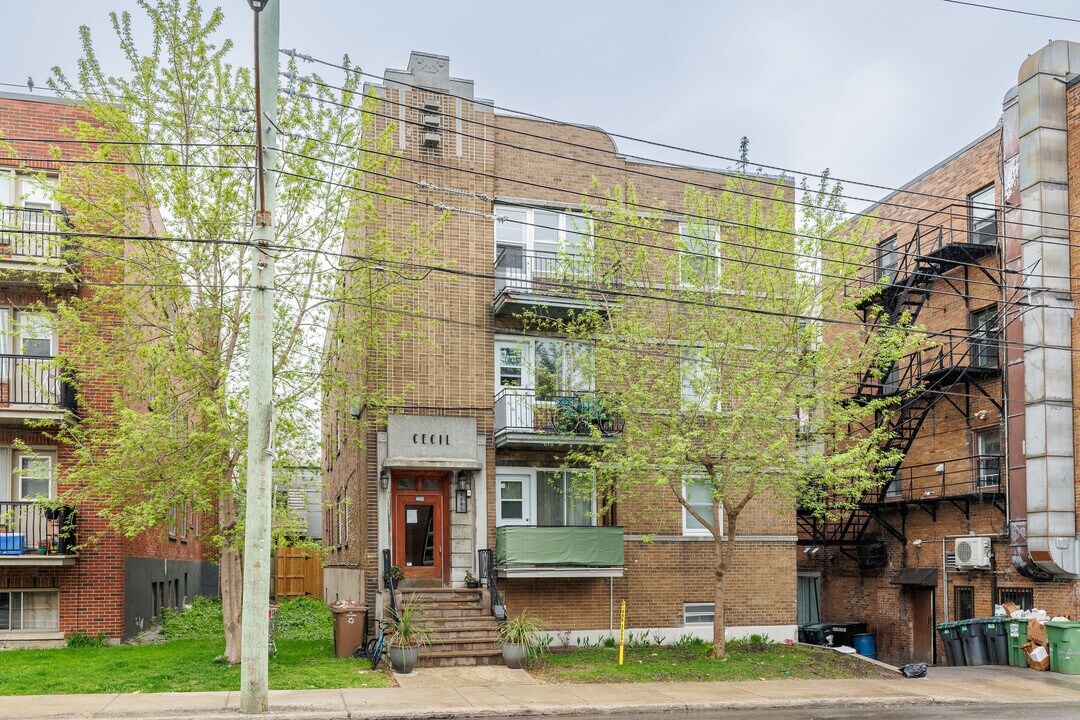 Cecil in Montréal, QC - Building Photo