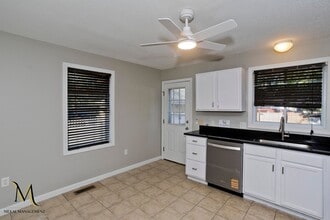 581-583-583 Armory St in Springfield, MA - Building Photo - Building Photo