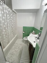 6 Meadowbrook Rd in Toronto, ON - Building Photo - Building Photo