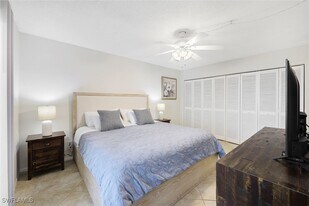 3625 Boca Ciega Dr in Naples, FL - Building Photo