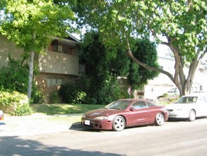 8342 Amigo Ave in Northridge, CA - Building Photo - Building Photo