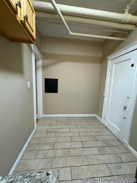 32 Sidlaw Rd in Boston, MA - Building Photo