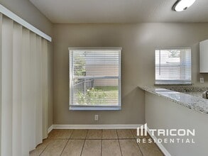 6137 Skylarkcrest Dr in Fish Hawk, FL - Foto de edificio - Building Photo