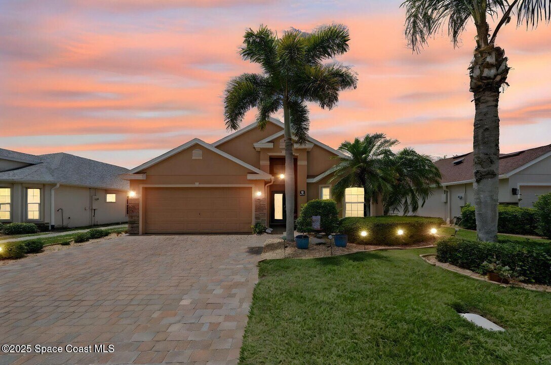 6908 McGrady Dr in Melbourne, FL - Building Photo