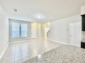 415 Crater Lake Dr in Pflugerville, TX - Building Photo - Building Photo