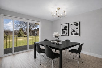 Rochester Club Apartments in Rochester Hills, MI - Foto de edificio - Building Photo