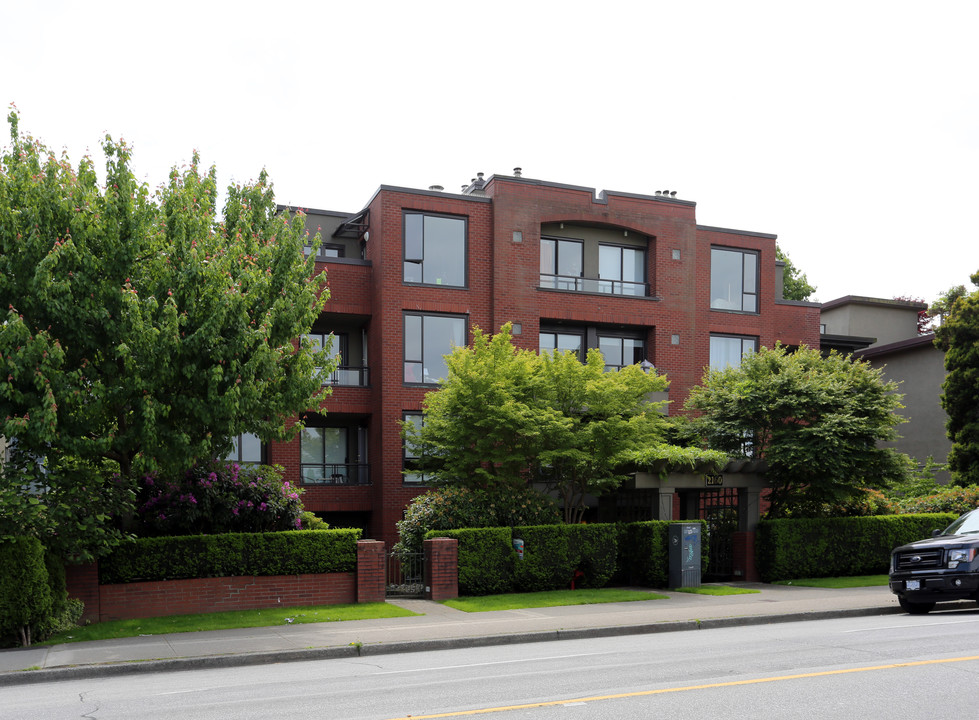 Cornwall Terrace in Vancouver, BC - Building Photo