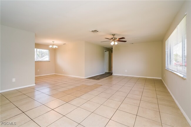 30 Castlebar Cir in Ft. Myers, FL - Building Photo - Building Photo