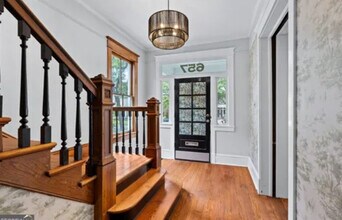 657 E Henry St in Savannah, GA - Building Photo - Building Photo