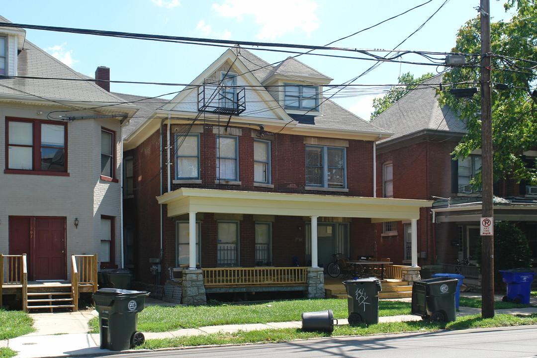 209 E Maxwell St in Lexington, KY - Foto de edificio