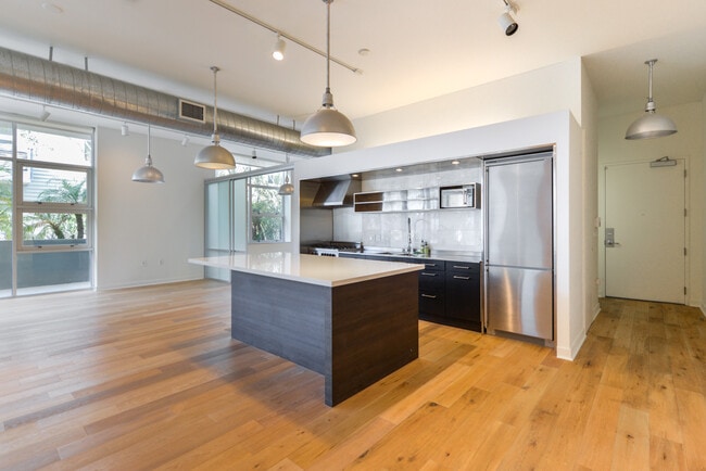 property at 4080 Glencoe Ave