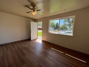 907 W Spruce St in Yakima, WA - Building Photo - Building Photo