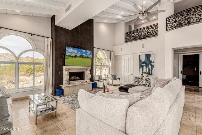 6050 N Paradise View Dr in Paradise Valley, AZ - Building Photo - Building Photo