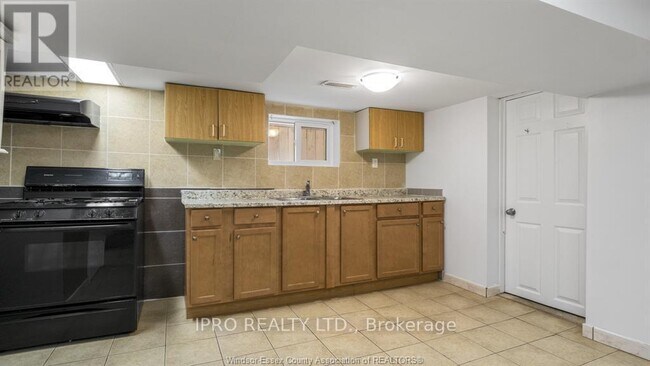 760 Aylmer Ave in Windsor, ON - Building Photo - Building Photo
