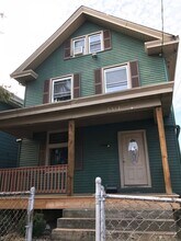 2317 Stratford Ave in Cincinnati, OH - Building Photo - Building Photo
