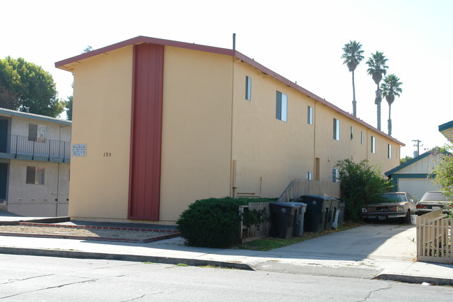 135 Clay St in Salinas, CA - Foto de edificio - Building Photo