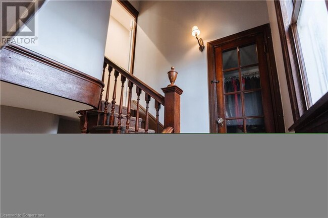 138 Fairleigh Ave S in Hamilton, ON - Building Photo - Building Photo