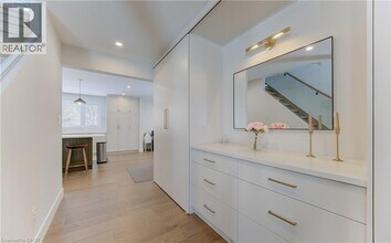 343 Craigleith Dr in Waterloo, ON - Building Photo - Building Photo