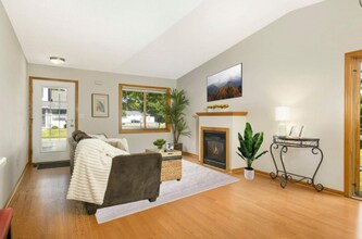 464 Roundhouse St in Shakopee, MN - Foto de edificio - Building Photo