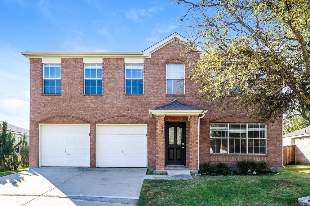 2304 Eagle Mountain Dr in Little Elm, TX - Building Photo