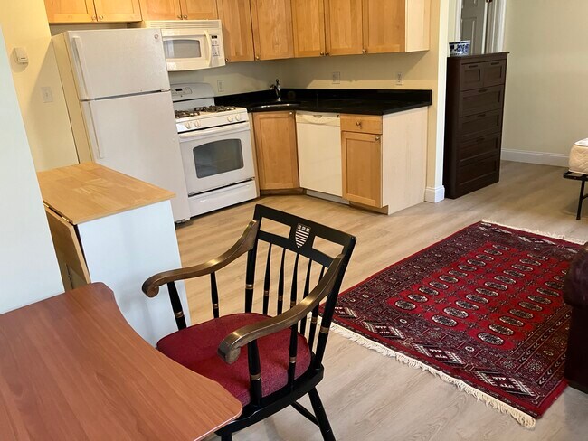 16 Chauncy St, Unit F in Cambridge, MA - Building Photo - Building Photo