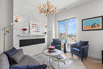 2773 N Hampden Ct in Chicago, IL - Building Photo - Building Photo