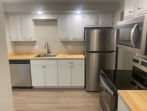 74 Willowick Dr in Fairport, NY - Building Photo - Building Photo