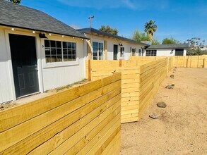 2346 W Orangewood Ave in Phoenix, AZ - Building Photo - Building Photo