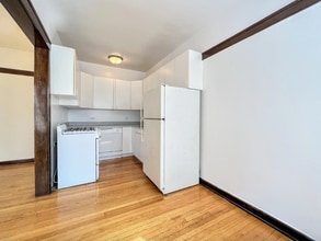 820 W Waveland Ave, Unit 17 in Chicago, IL - Building Photo - Building Photo