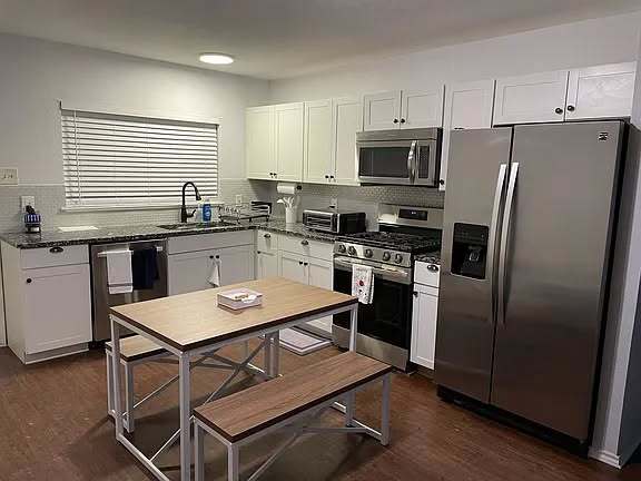 9283 Five Palms Dr, Unit 1 in San Antonio, TX - Foto de edificio - Building Photo