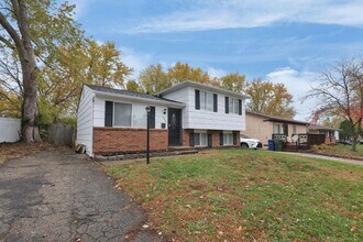 2464 Queenswood Dr in Columbus, OH - Building Photo - Building Photo