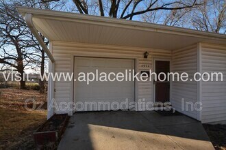 4952 N Garfield Ave in Kansas City, MO - Building Photo - Building Photo