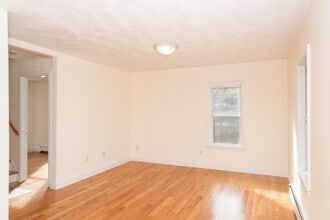 18 Union St in Reading, MA - Building Photo - Building Photo