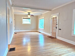 4631 SE Clinton St in Portland, OR - Building Photo - Building Photo