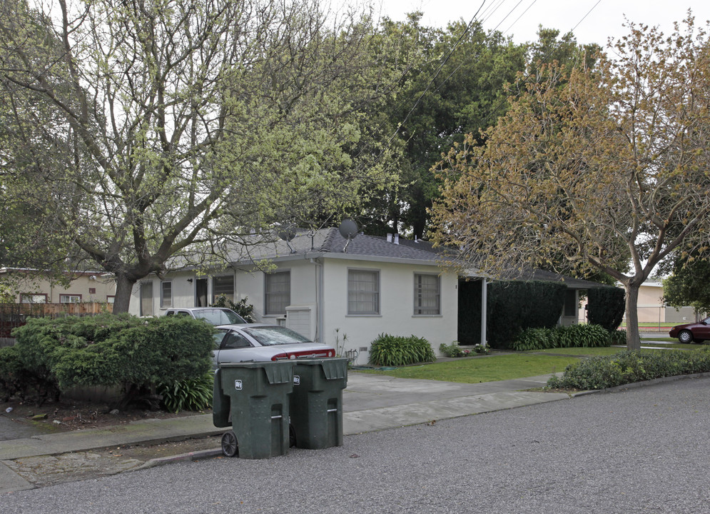 1004 Madera Ave in Menlo Park, CA - Foto de edificio