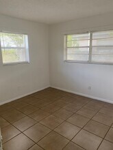 2861 NW 15th Ct in Fort Lauderdale, FL - Foto de edificio - Building Photo