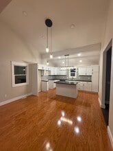 202 Oak St in Linden, MI - Foto de edificio - Building Photo