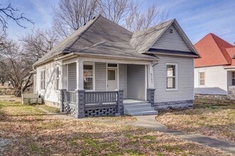 2121 N Benton Ave in Springfield, MO - Building Photo - Building Photo