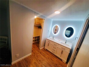 407 Cape Florida Way in Naples, FL - Building Photo - Building Photo