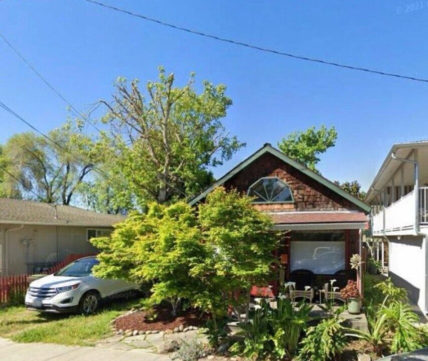 125 Pearl St in Santa Cruz, CA - Building Photo