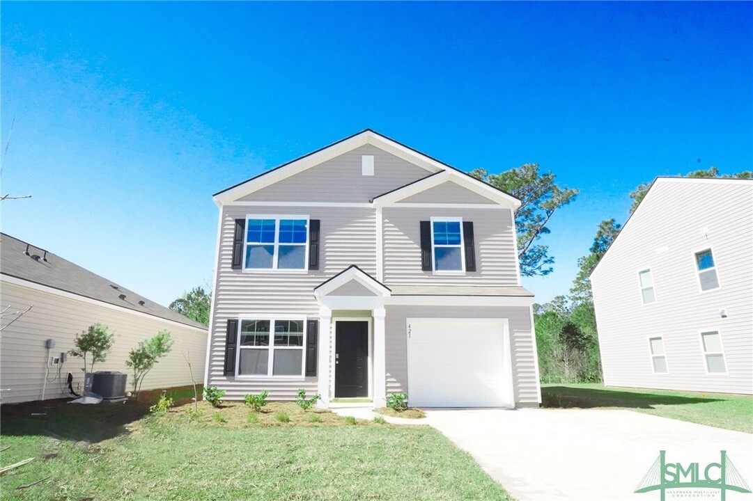 421 Coconut Dr in Bloomingdale, GA - Building Photo