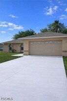 1045 NE 40th Terrace in Cape Coral, FL - Building Photo