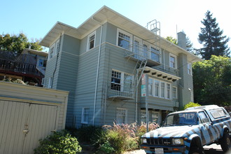 150 Moss Way in Oakland, CA - Building Photo - Building Photo