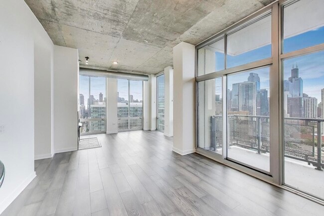 700 N Larrabee St, Unit 1909 in Chicago, IL - Building Photo - Building Photo