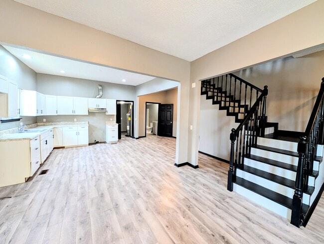 property at 1711 Stratford St