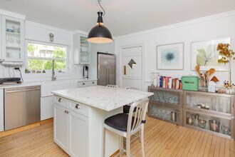 75 Hampton St in Sag Harbor, NY - Building Photo - Building Photo