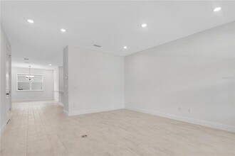 13124 Calming Breeze Wy in Winter Garden, FL - Building Photo - Building Photo