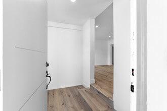 2621 Veteran Ave in Los Angeles, CA - Building Photo - Building Photo